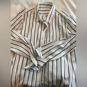 J.Mclaughlin Denver Silk Shirt in Stripe - Size Medium
- New